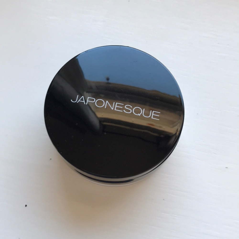 JAPONESQUE KUMADORI LOOSE FINISHING POWDER